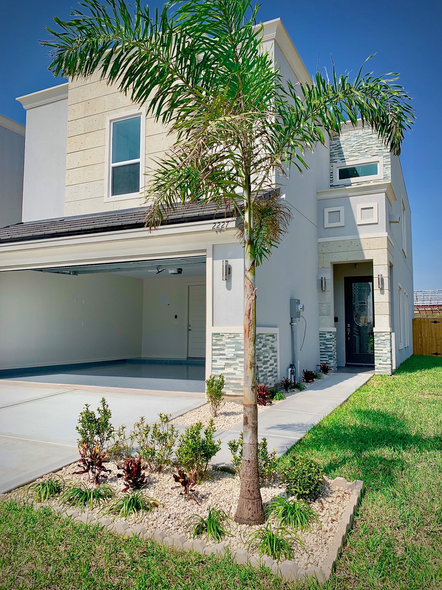 Breman custom home exterior — Rio Grande Valley (7)